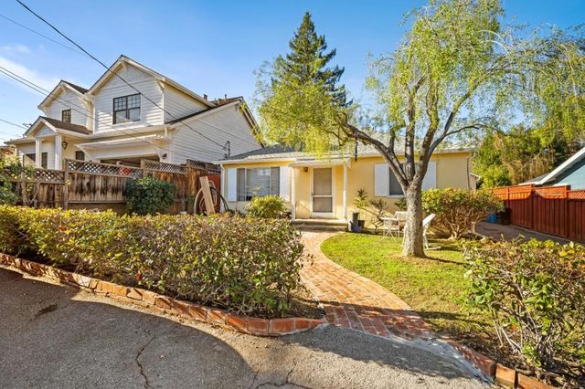 2066 Sterling Avenue, Menlo Park, CA 94025