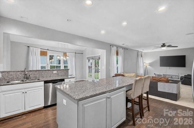 3527 Ettrick Place, Charlotte, NC 28278