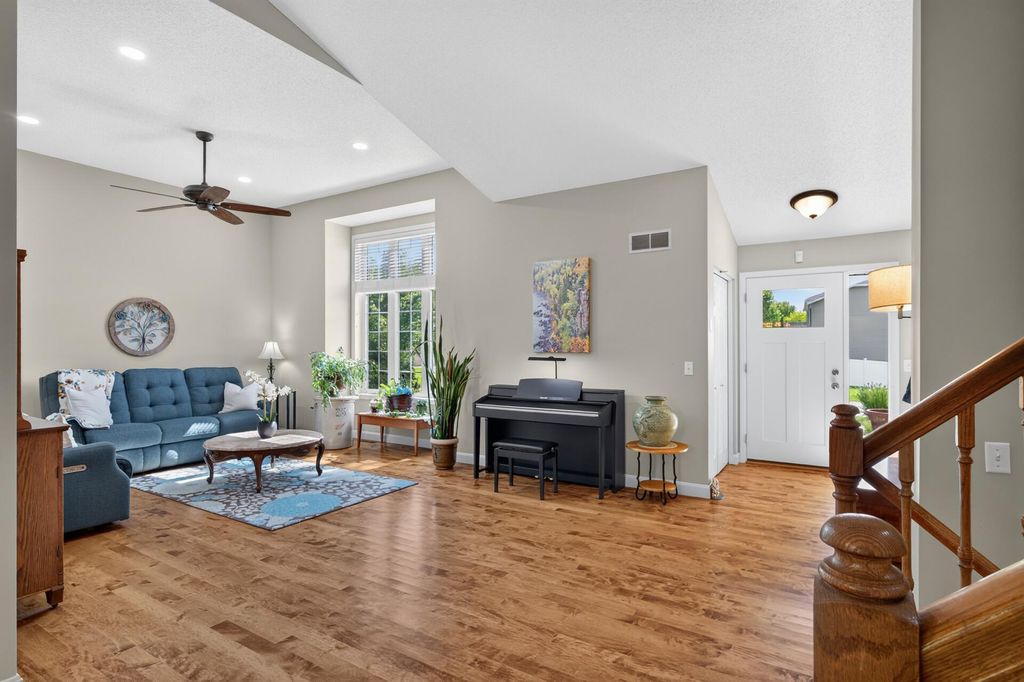 16959 Hubbard Trail, Lakeville, MN 55044 — photo 5