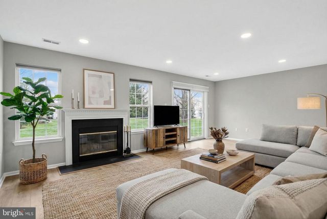 2801 HARVARD CT, North Wales, PA 19454