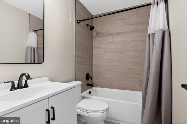 2801 HARVARD CT, North Wales, PA 19454