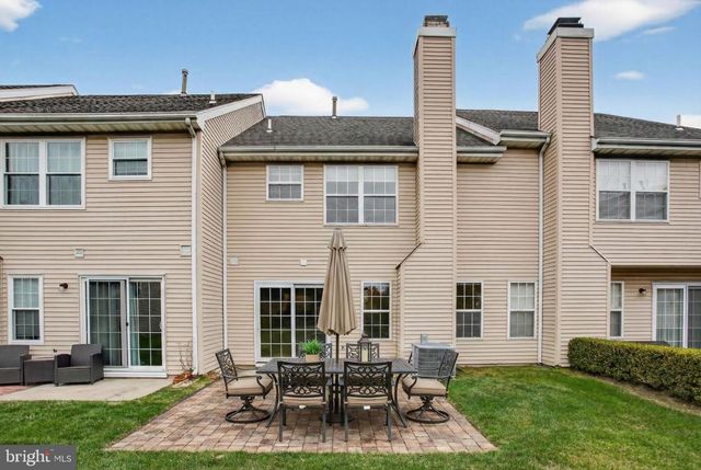 2801 HARVARD CT, North Wales, PA 19454