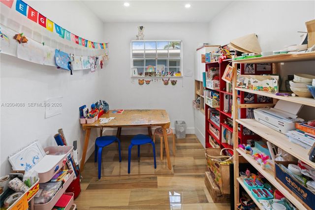 1425 Trillo Ave -, Coral Gables, FL 33146