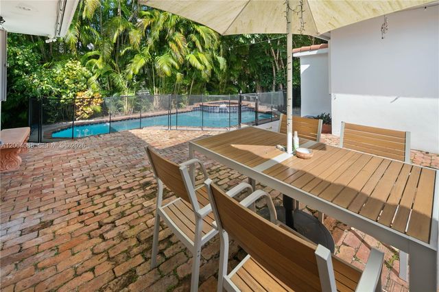 1425 Trillo Ave -, Coral Gables, FL 33146