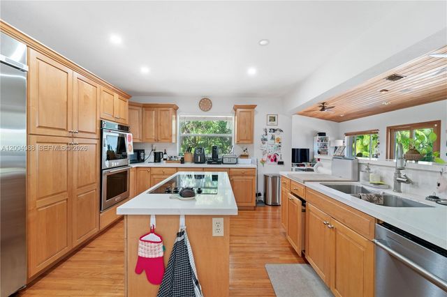 1425 Trillo Ave -, Coral Gables, FL 33146