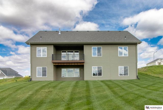 3000 Southern Hills Drive, Blair, NE 68008