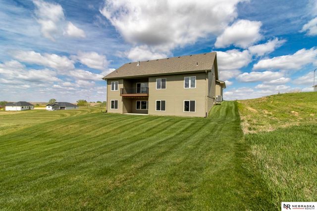 3000 Southern Hills Drive, Blair, NE 68008