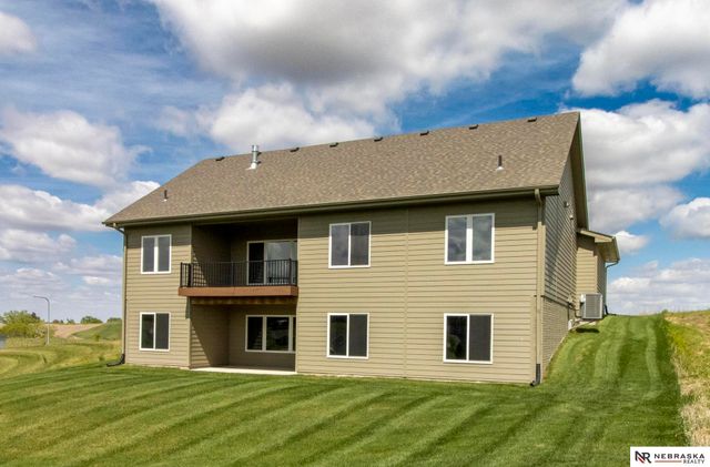 3000 Southern Hills Drive, Blair, NE 68008