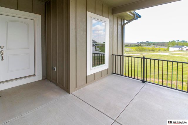 3000 Southern Hills Drive, Blair, NE 68008