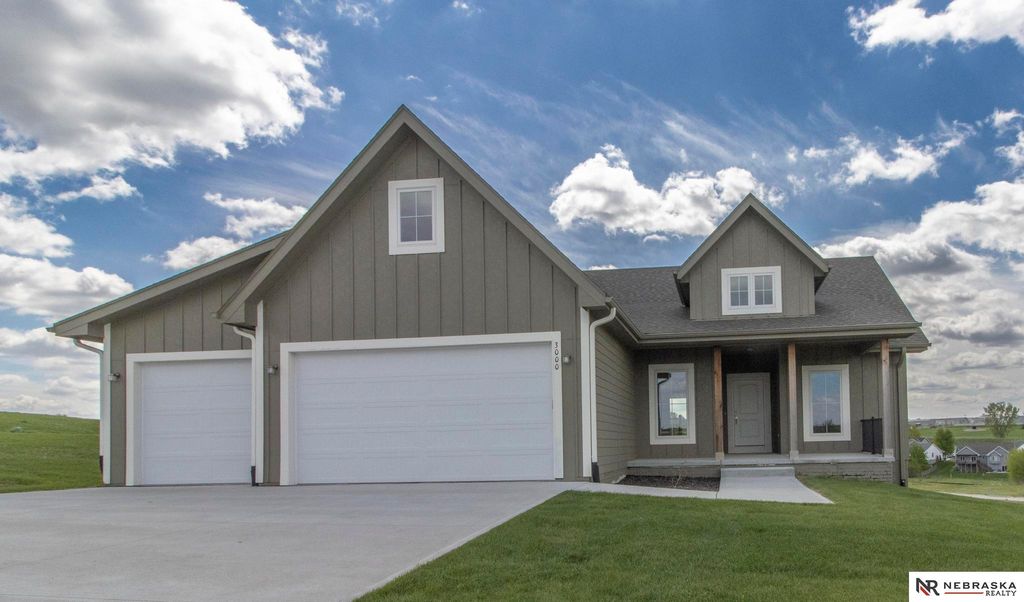 3000 Southern Hills Drive, Blair, NE 68008