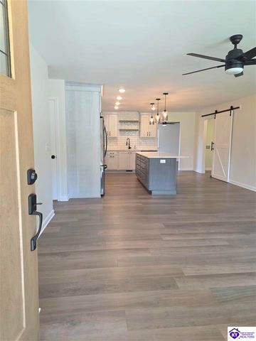 526 Pear Orchard Rd NW, Elizabethtown, KY 42701