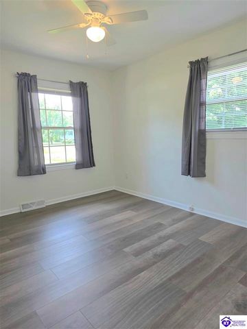 526 Pear Orchard Rd NW, Elizabethtown, KY 42701