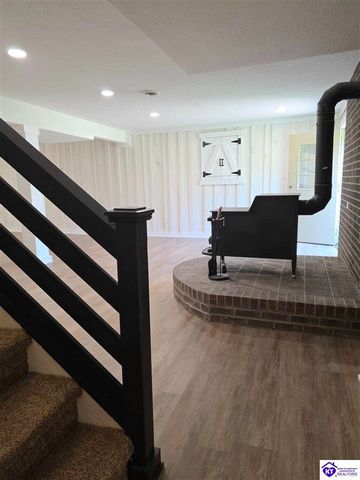 526 Pear Orchard Rd NW, Elizabethtown, KY 42701