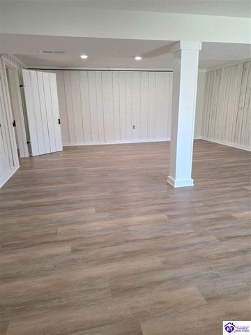 526 Pear Orchard Rd NW, Elizabethtown, KY 42701