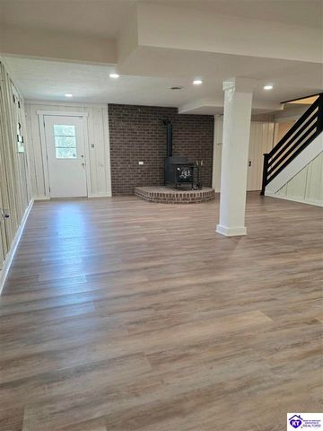 526 Pear Orchard Rd NW, Elizabethtown, KY 42701