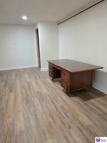 526 Pear Orchard Rd NW, Elizabethtown, KY 42701