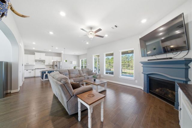 129 Magnolia Reserve Loop, Magnolia, TX 77354