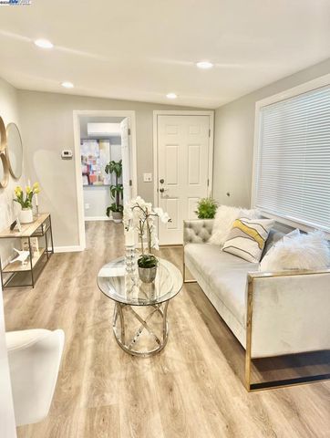 37230 2nd St, Fremont, CA 94536