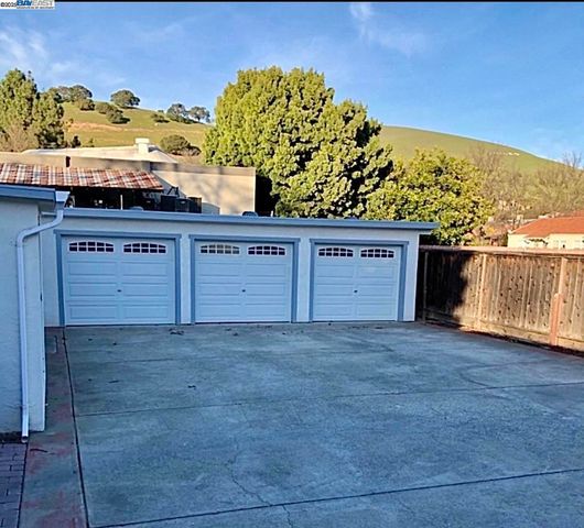 37230 2nd St, Fremont, CA 94536