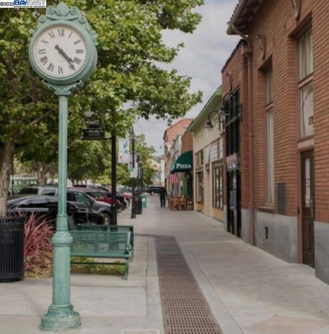 37230 2nd St, Fremont, CA 94536