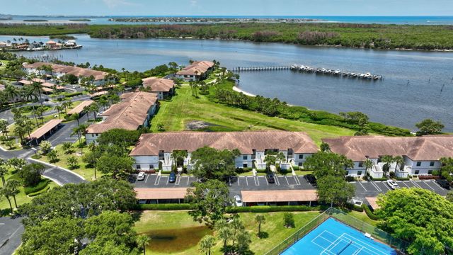 6062 SE Landing Way 2, Stuart, FL 34997
