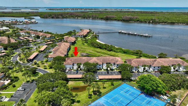 6062 SE Landing Way 2, Stuart, FL 34997