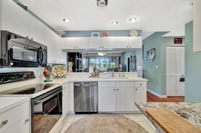 6062 SE Landing Way 2, Stuart, FL 34997