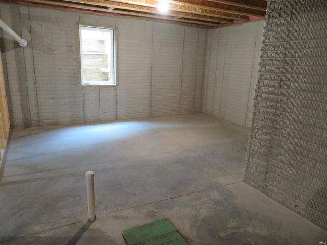 68390 Falcons Lair Lane, New Paris, IN 46553