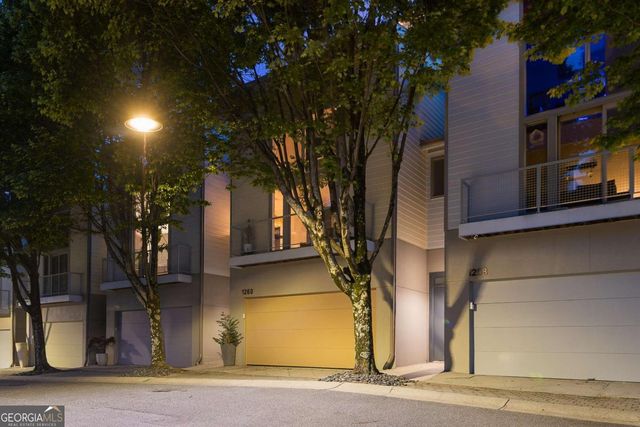 1260 Van Allen Mews NW, Atlanta, GA 30318