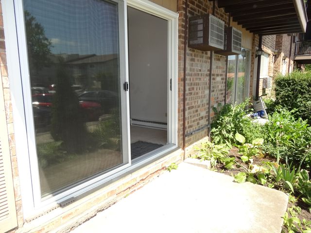 828 E Old Willow Road 109, Prospect Heights, IL 60070