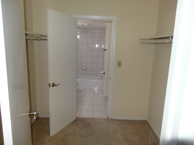 828 E Old Willow Road 109, Prospect Heights, IL 60070