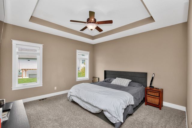 5008 NE Ledgestone Drive, Ankeny, IA 50021