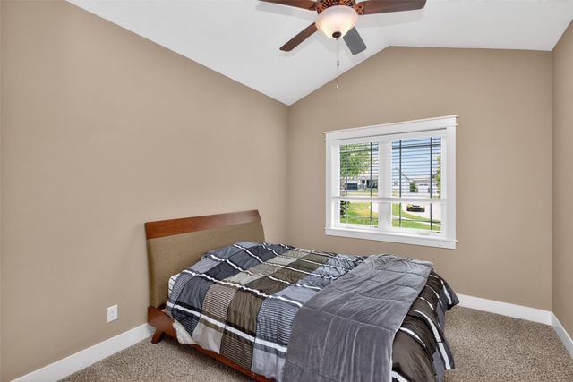 5008 NE Ledgestone Drive, Ankeny, IA 50021
