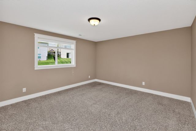 5008 NE Ledgestone Drive, Ankeny, IA 50021