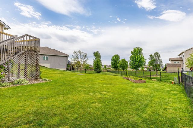 5008 NE Ledgestone Drive, Ankeny, IA 50021