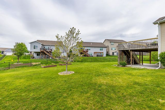 5008 NE Ledgestone Drive, Ankeny, IA 50021