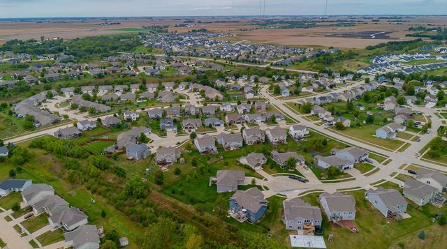 5008 NE Ledgestone Drive, Ankeny, IA 50021