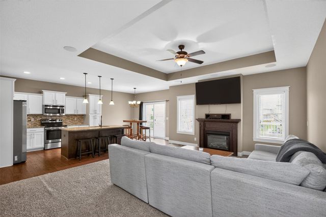 5008 NE Ledgestone Drive, Ankeny, IA 50021