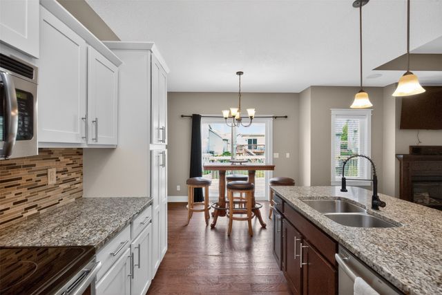 5008 NE Ledgestone Drive, Ankeny, IA 50021