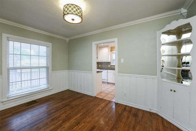 4421 Calmont Avenue, Fort Worth, TX 76107