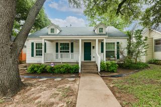 4421 Calmont Avenue, Fort Worth, TX 76107