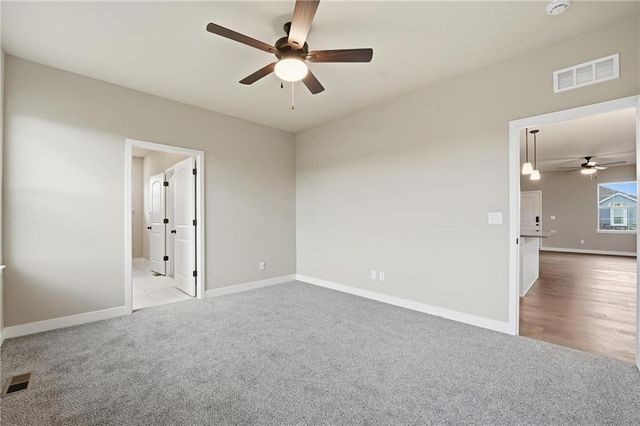 12427 S Redwood Street, Lee's Summit, MO 64086