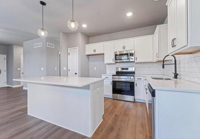 12427 S Redwood Street, Lee's Summit, MO 64086