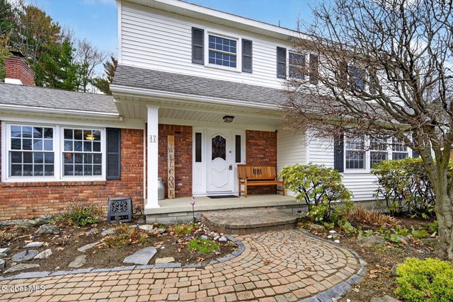 17 Tamarack Lane, Colonie, NY 12309