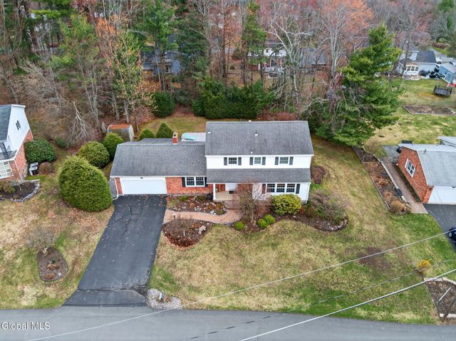 17 Tamarack Lane, Colonie, NY 12309