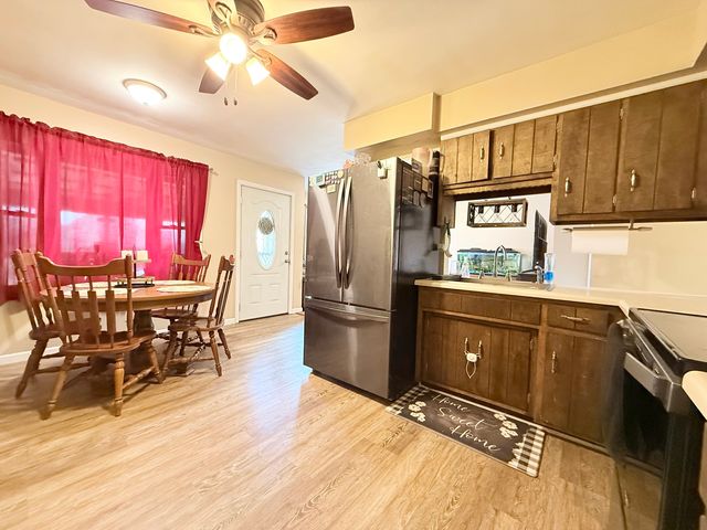 1413 Mckinley Street S, Harrisburg, IL 62946