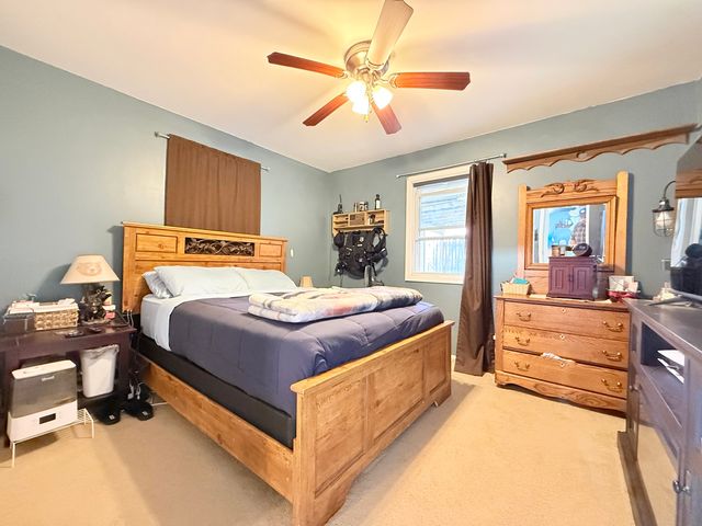 1413 Mckinley Street S, Harrisburg, IL 62946