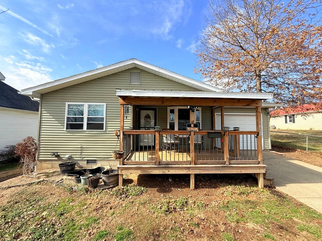 1413 Mckinley Street S, Harrisburg, IL 62946