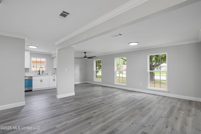 2104 Westgate Parkway, Gautier, MS 39553