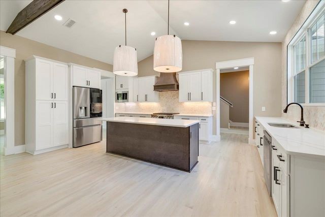 5681 Iola Cres Drive, Tallahassee, FL 32309